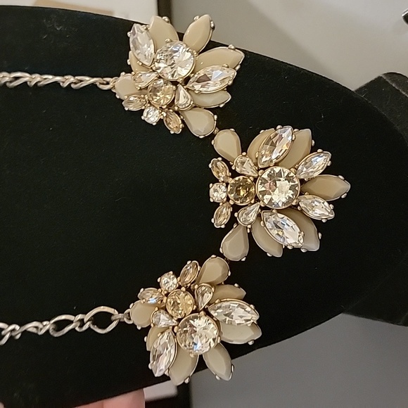 J Crew Nude Tan Beige Clear Faux Gemstone Gold Tone Fashion Costume Necklace - Picture 6 of 16